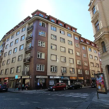 Agnes Apartament *